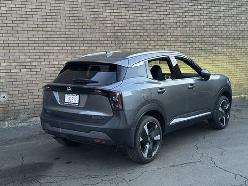 Used 2025 Nissan Kicks SR image 19