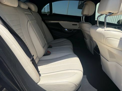 Used 2018 Mercedes-Benz S 560 Sedan image 24