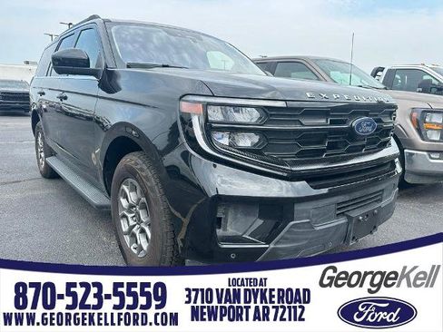 Certified 2025 Ford Expedition Active AWD/4WD image 1