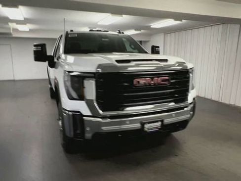 New 2026 GMC Sierra 2500 Pro w/ 1SA Pro Safety Plus Package AWD/4WD image 2