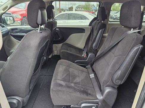 Used 2012 Dodge Grand Caravan SE FWD image 19