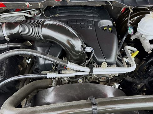 Used 2019 RAM 1500 Classic SLT RWD image 36