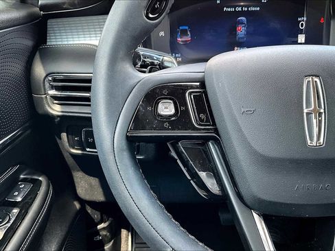 Used 2024 Lincoln Corsair FWD image 23