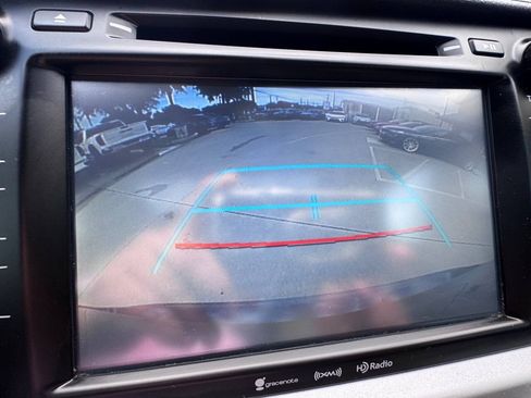 Used 2017 Toyota Highlander XLE FWD image 29
