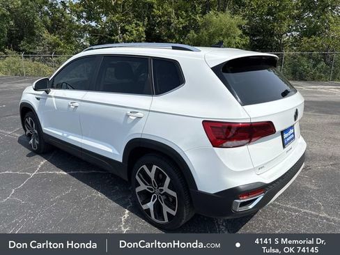 Used 2022 Volkswagen Taos SEL w/ Panoramic Sunroof Package AWD/4WD image 6