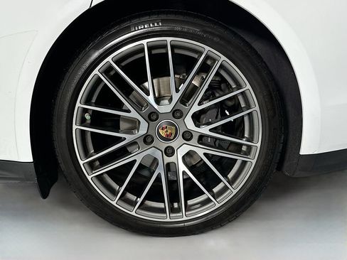 Certified 2023 Porsche Panamera 4 Platinum Edition AWD/4WD image 33
