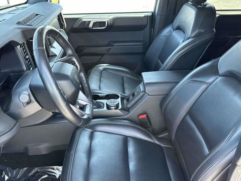 Used 2025 Ford Bronco Badlands AWD/4WD image 15