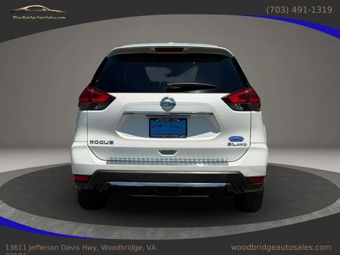 Used 2017 Nissan Rogue SL w/ SL Premium Package AWD/4WD image 5
