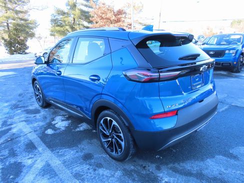 Used 2023 Chevrolet Bolt EUV Premier w/ Sun & Sound Package image 7