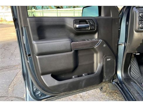 Used 2020 Chevrolet Silverado 1500 LTZ w/ LTZ Premium Package image 25