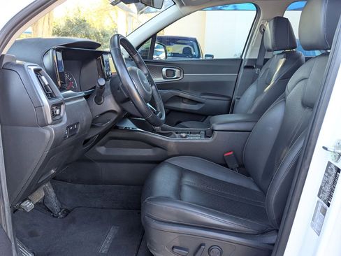 Used 2023 Kia Sorento S w/ Panoramic Sunroof Package image 10