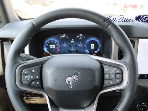 New 2025 Ford Bronco Outer Banks image 17