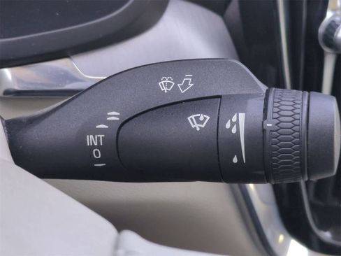 Used 2020 Volvo S60 T6 Momentum image 27