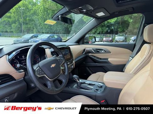 Used 2023 Chevrolet Traverse Premier AWD/4WD image 3