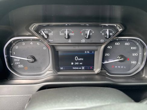 Used 2019 GMC Sierra 1500 SLE w/ SLE Value Package AWD/4WD image 10