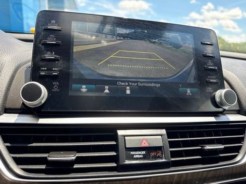 Used 2019 Honda Accord EX image 16
