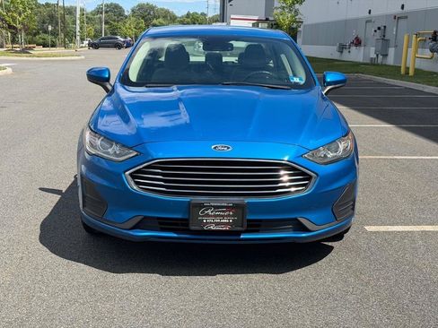 Used 2020 Ford Fusion SE FWD image 2