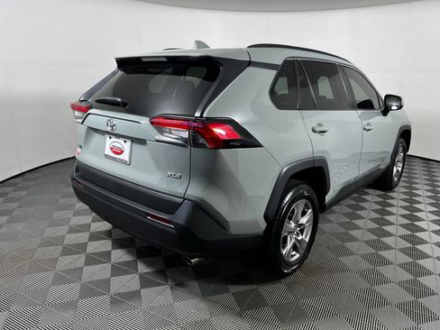 Certified 2022 Toyota RAV4 XLE FWD image 5