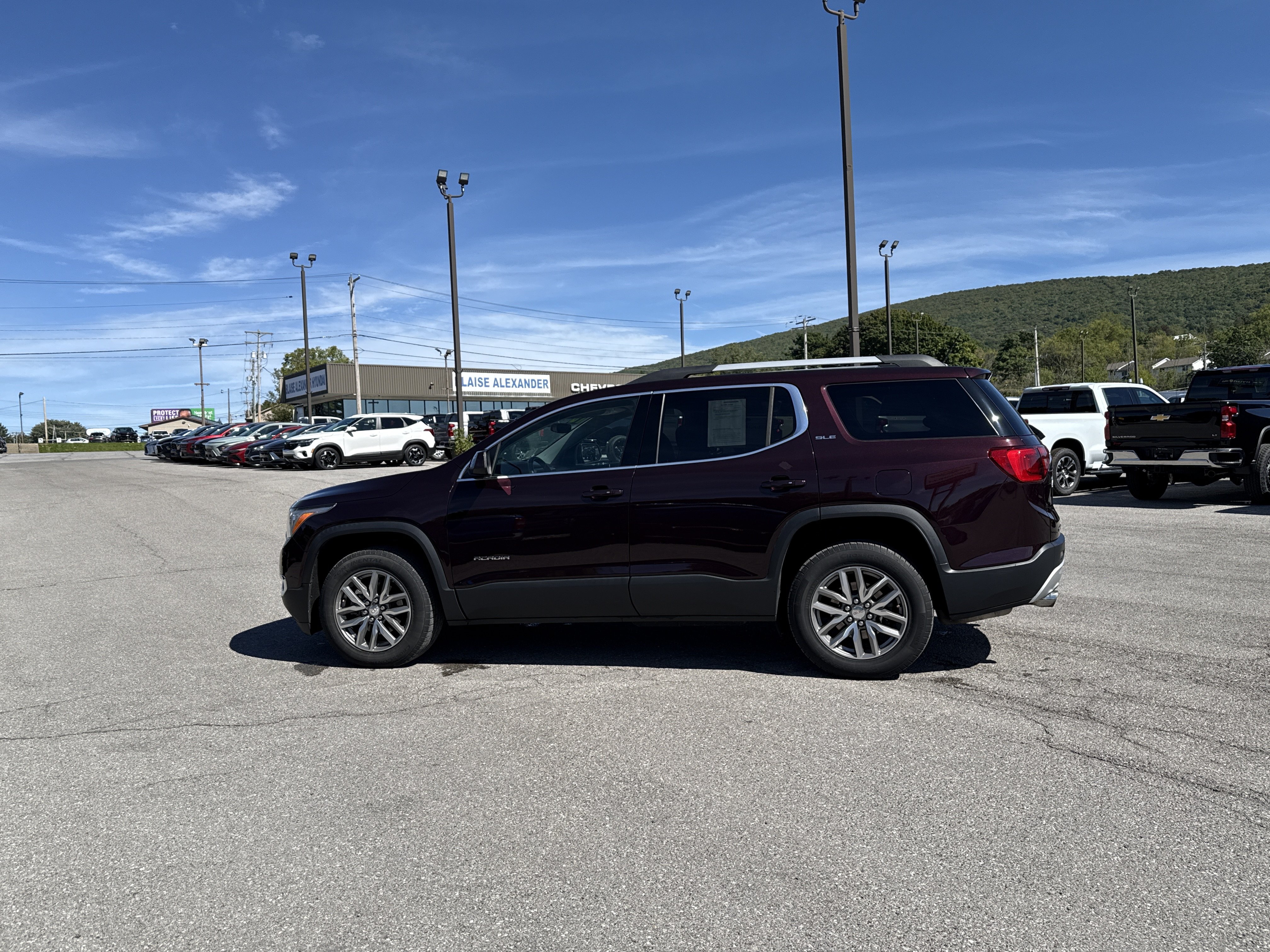 Used 2018 GMC Acadia SLE AWD/4WD image 6