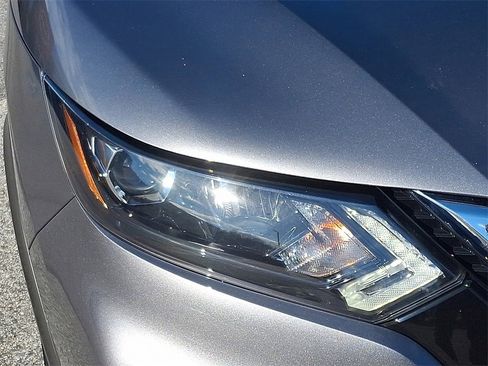 Used 2021 Nissan Rogue Sport S image 9