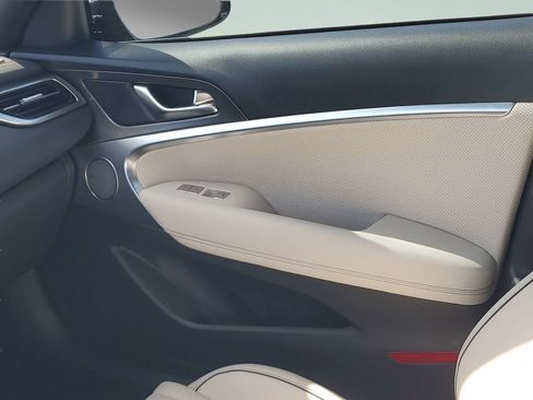 Used 2025 Genesis G70 3.3T Advanced RWD image 13