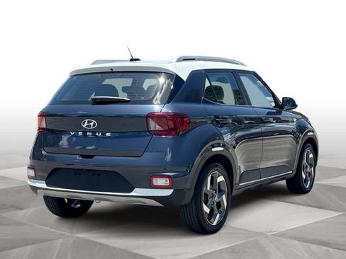 Used 2023 Hyundai Venue Limited w/ Cargo Package FWD image 8