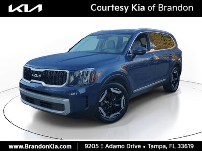Used 2023 Kia Telluride EX w/ EX Captain's Chair Package