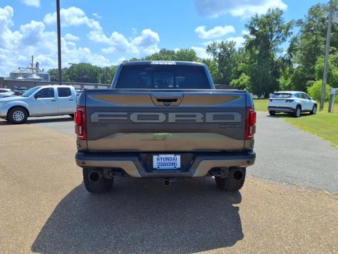 Used 2019 Ford F150 Raptor w/ Equipment Group 802A Luxury image 4