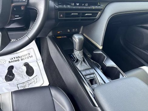 Used 2025 Toyota Camry SE FWD image 20