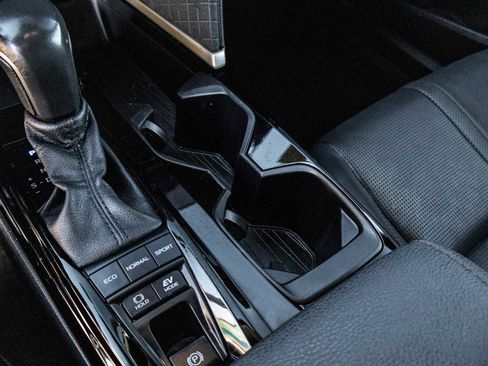 Used 2025 Toyota Camry XLE image 21