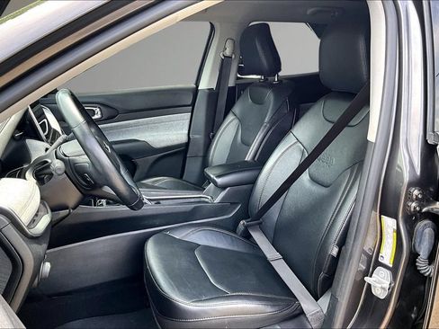 Used 2022 Jeep Compass Latitude w/ Sun and Sound Group AWD/4WD image 22