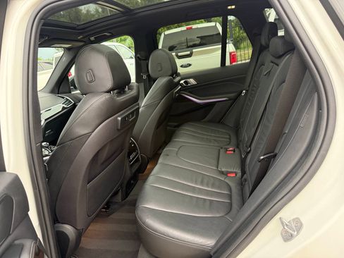 Used 2019 BMW X5 xDrive40i w/ Premium Package AWD/4WD image 12