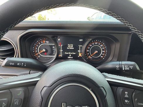 Used 2025 Jeep Gladiator Rubicon AWD/4WD image 20