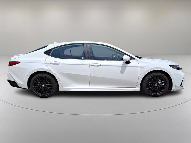Used 2025 Toyota Camry SE FWD image 12