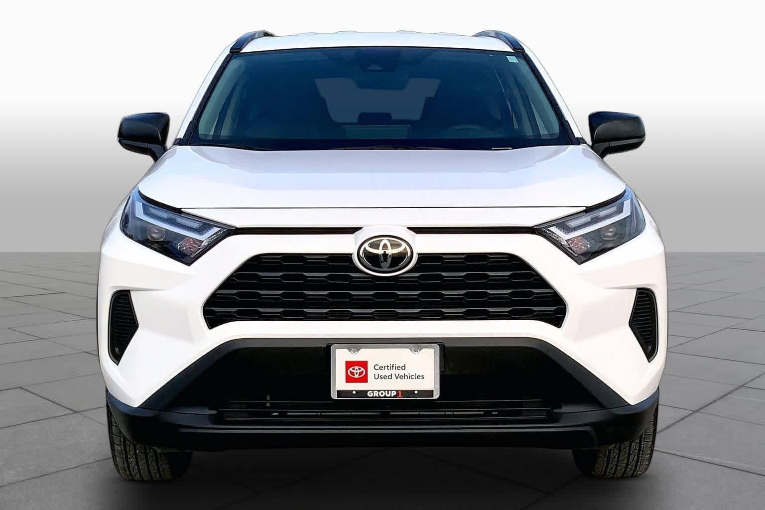Used 2025 Toyota RAV4 LE AWD/4WD image 4