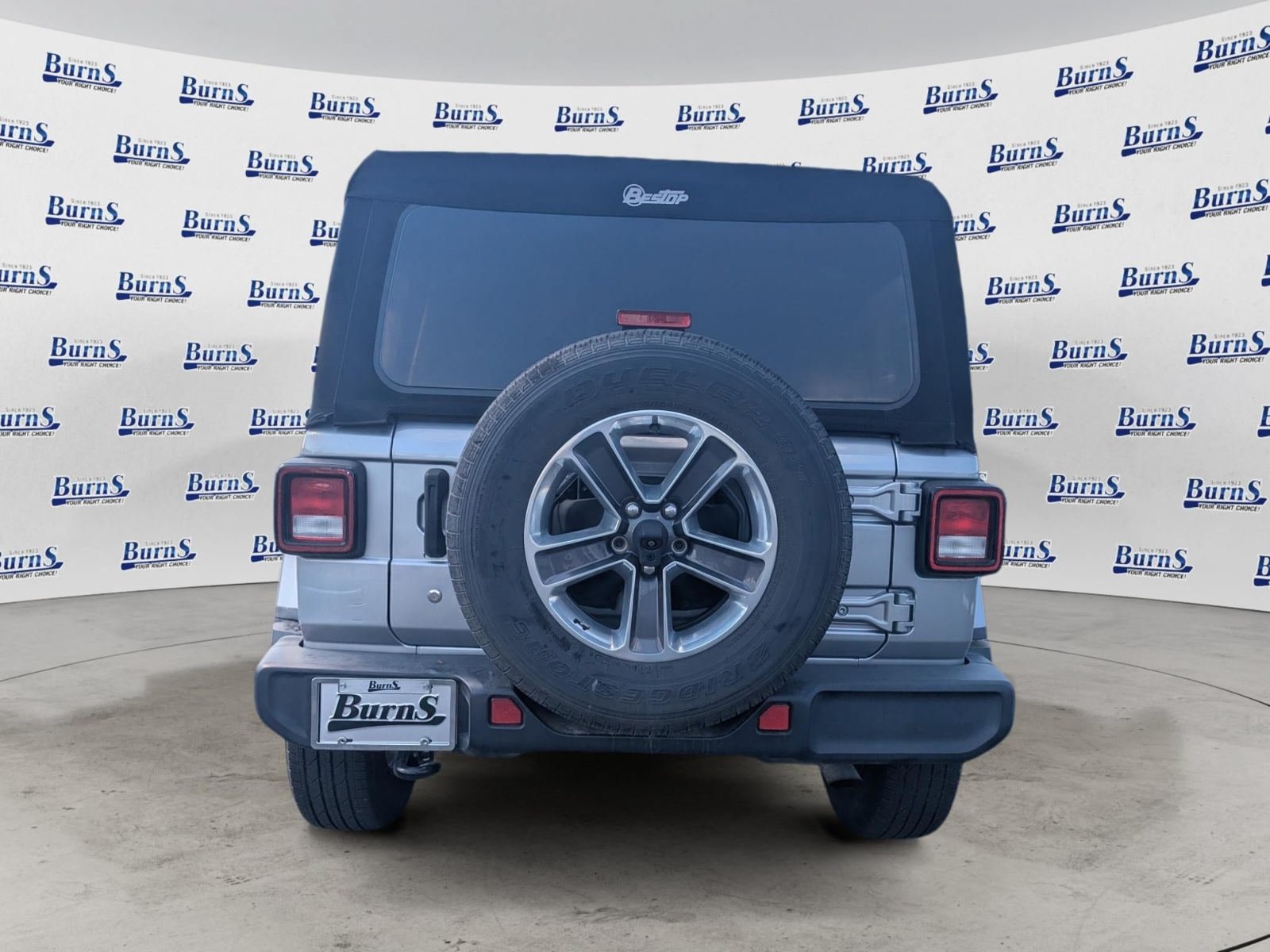 Used 2019 Jeep Wrangler Unlimited Sahara AWD/4WD image 5