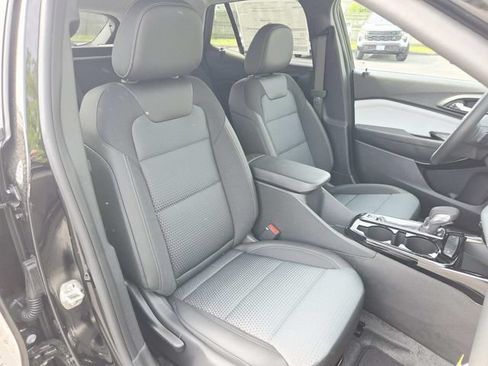 New 2026 Chevrolet Trax LT w/ Driver Confidence Package FWD image 12