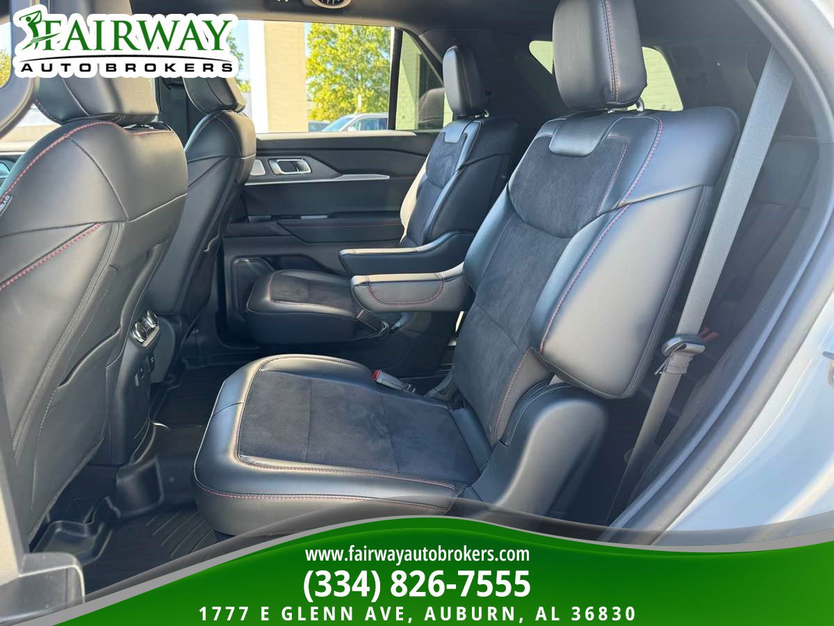 Used 2025 Ford Explorer ST w/ Sun And Sound Package AWD/4WD image 11