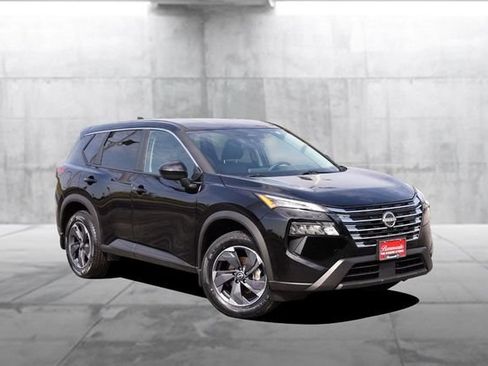 Certified 2026 Nissan Rogue SV FWD image 2