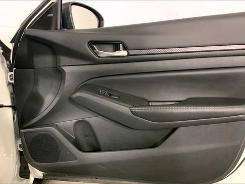 Used 2025 Nissan Altima 2.5 SV image 25