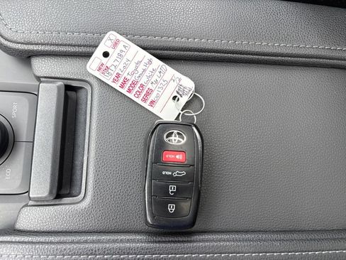 Used 2024 Toyota Grand Highlander AWD Hybrid image 30