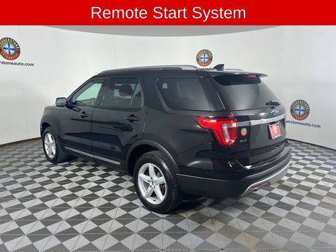 Used 2017 Ford Explorer XLT w/ Equipment Group 202A AWD/4WD image 18