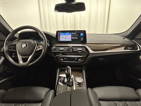 Used 2023 BMW 530i xDrive w/ Premium Package AWD/4WD image 8