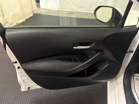 Used 2020 Toyota Corolla LE image 20