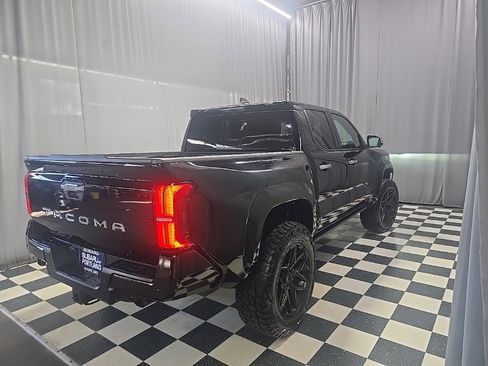 Used 2024 Toyota Tacoma Limited w/ Limited Package (LT) image 9