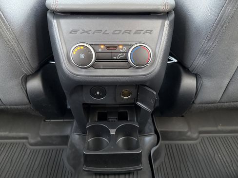Used 2025 Ford Explorer Active image 24