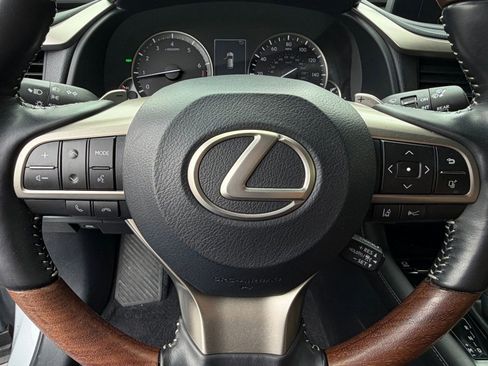 Certified 2022 Lexus RX 350L Premium w/ Premium Package AWD/4WD image 17