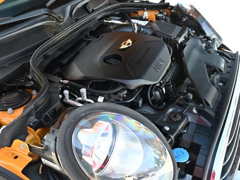 Used 2018 MINI Cooper Convertible image 33