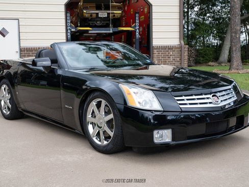 Used 2006 Cadillac XLR RWD image 10