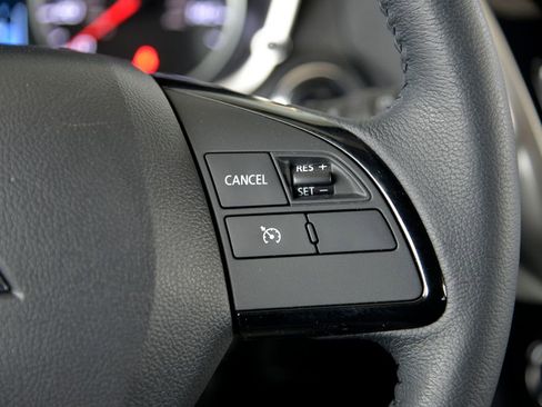 Used 2023 Mitsubishi Eclipse Cross SE image 23